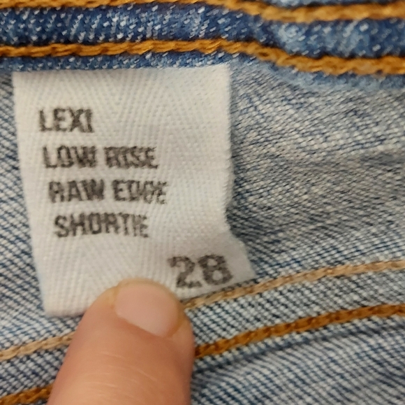 Eunina Lexi low rise raw edge short - Picture 4 of 6